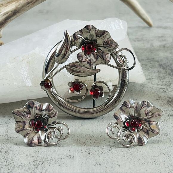 Vintage Sterling Silver Red Stone Floral Brooch Screw Back Earrings Set - Picture 1 of 13